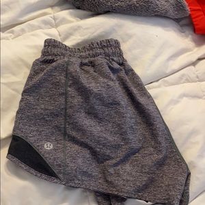 Lululemon Hotty Hot shorts 2.5